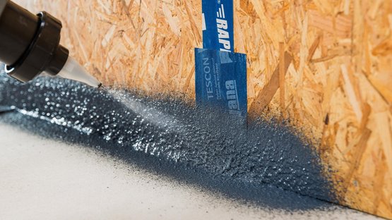 Sealing wall-to-floor joints with AEROFIXX